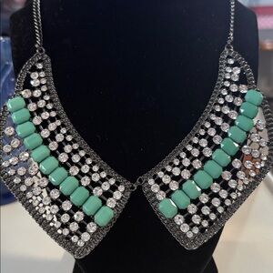 Park-Lane NWT Tourquoise & Sequin collar style necklace.